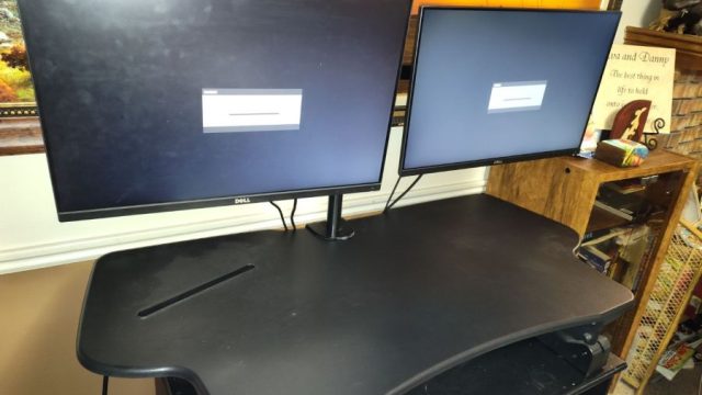 2-25-inch-dell-monitors-with-cables-125-00-c-2064719347_large-2.jpg