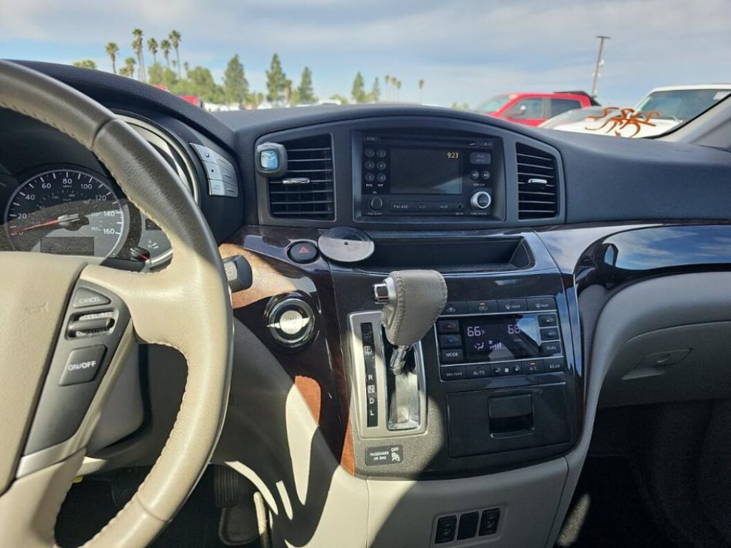 2011-nissan-quest-3-5-sl-4dr-mini-van