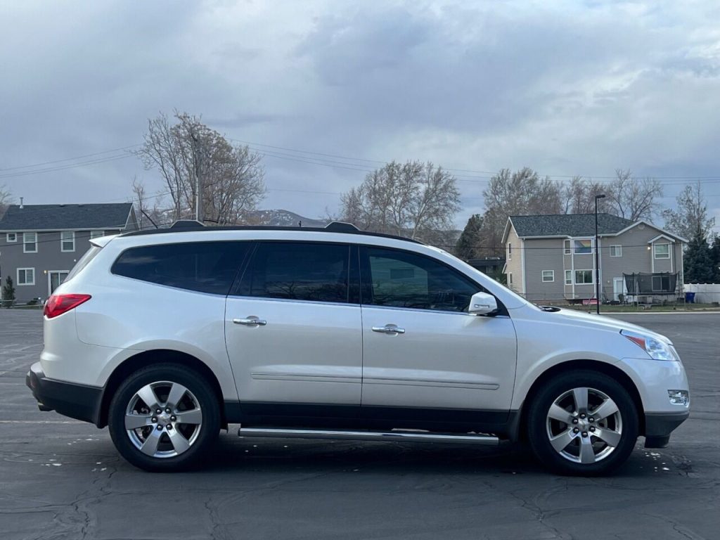 2012-chevrolet-traverse-ltz-4dr-suv