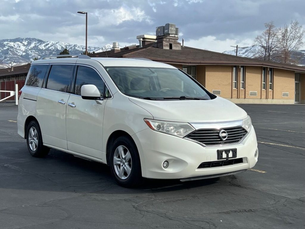 2014-nissan-quest-3-5-sv-4dr-mini-van