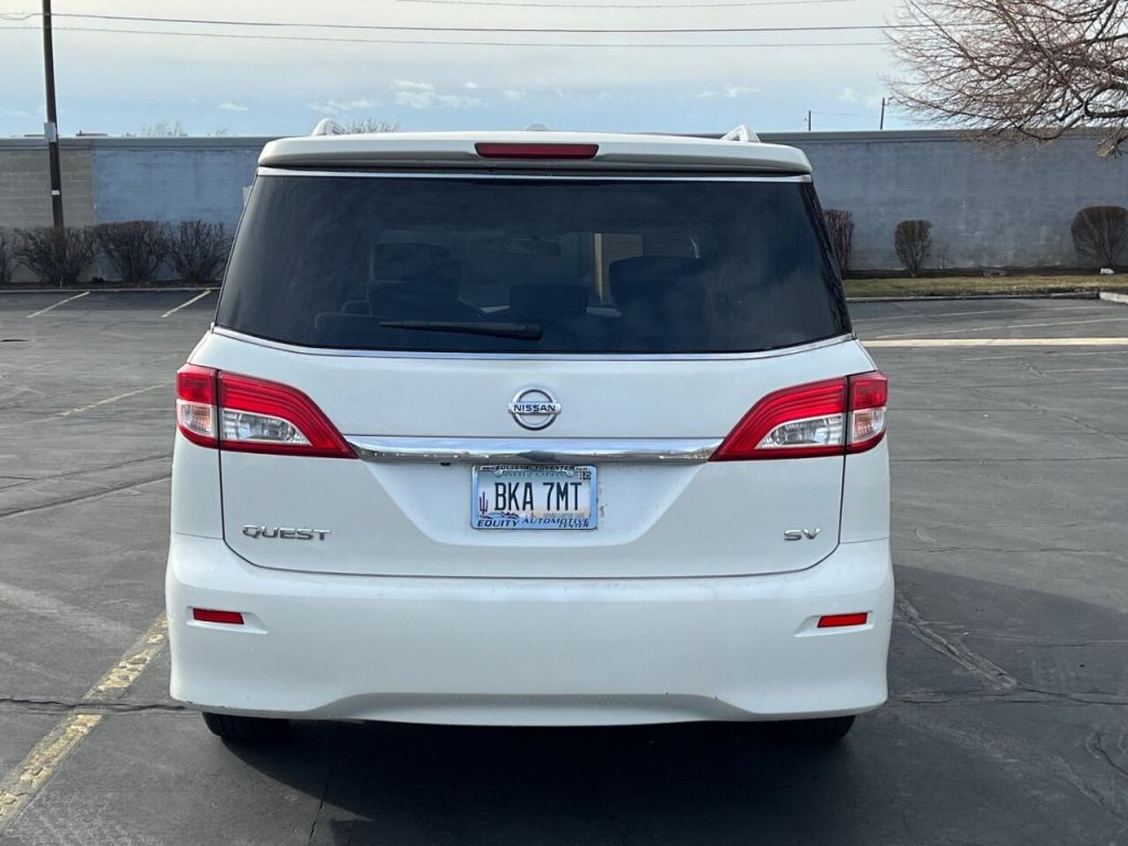 2014-nissan-quest-3-5-sv-4dr-mini-van