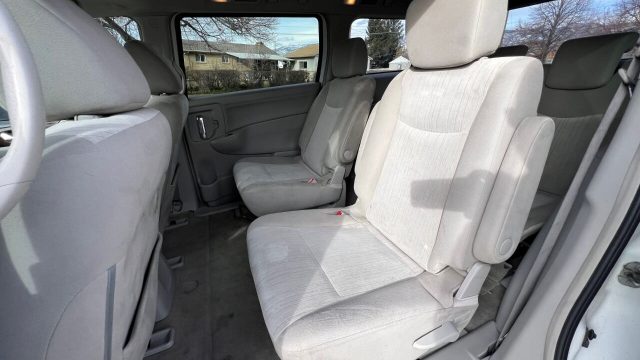 2014-nissan-quest-3-5-sv-4dr-mini-van