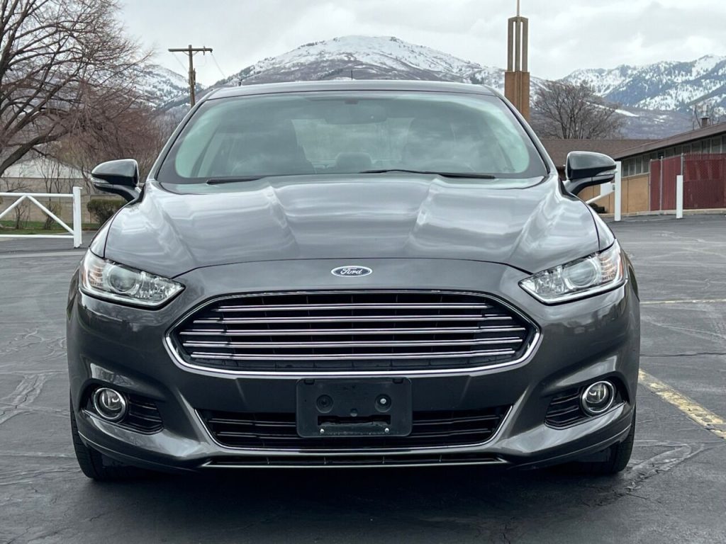 2016-ford-fusion-titanium-4dr-sedan