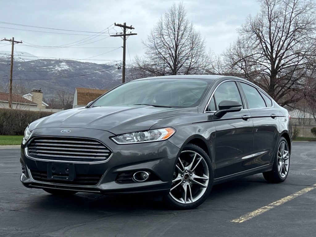 2016-ford-fusion-titanium-4dr-sedan