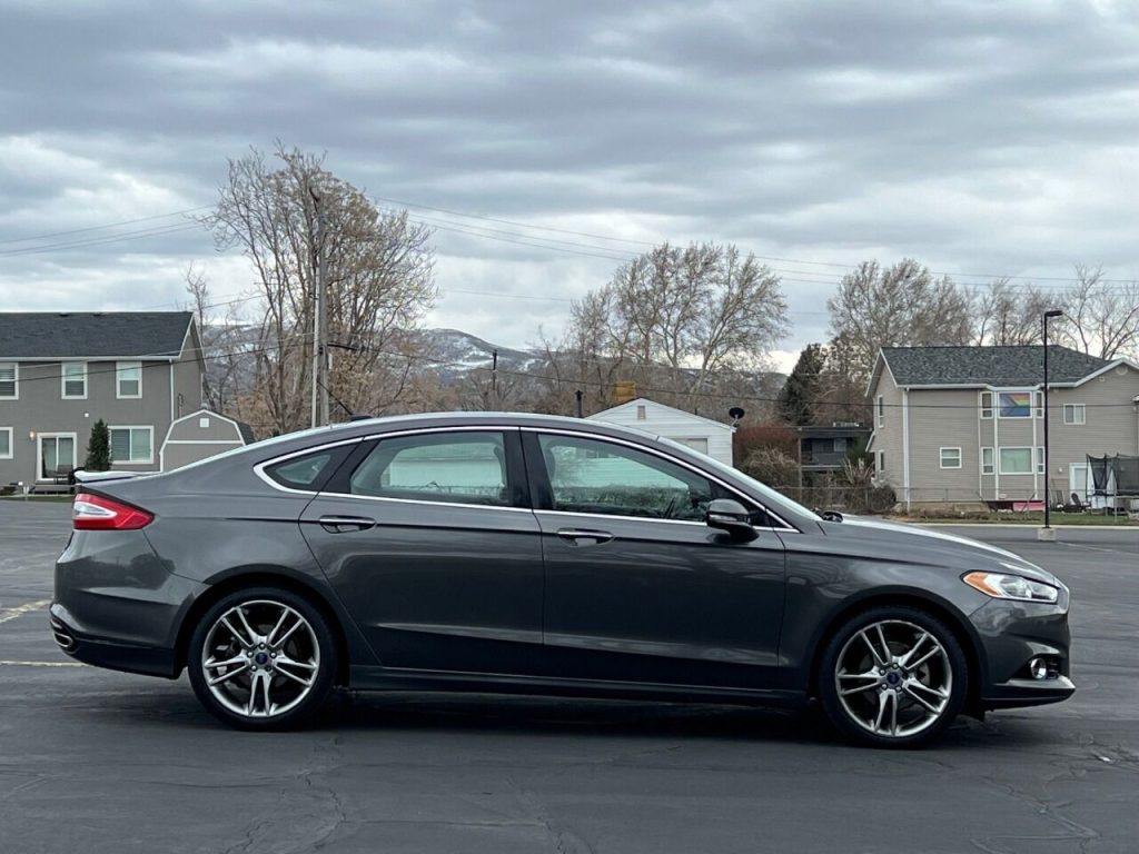 2016-ford-fusion-titanium-4dr-sedan