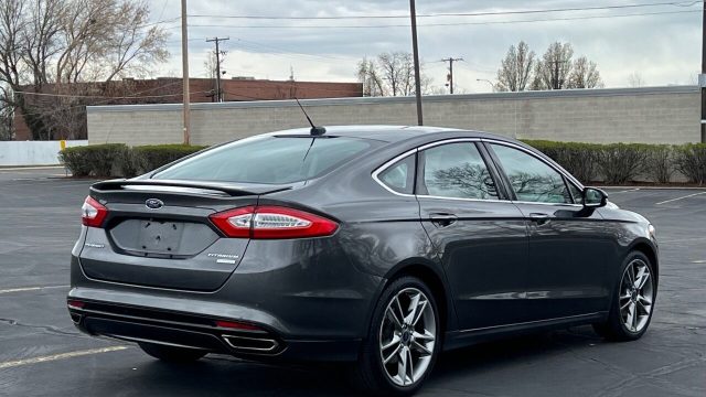 2016-ford-fusion-titanium-4dr-sedan