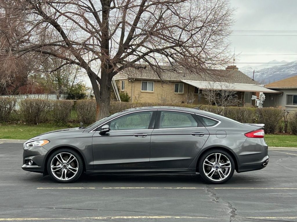 2016-ford-fusion-titanium-4dr-sedan