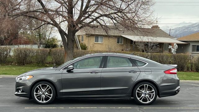 2016-ford-fusion-titanium-4dr-sedan