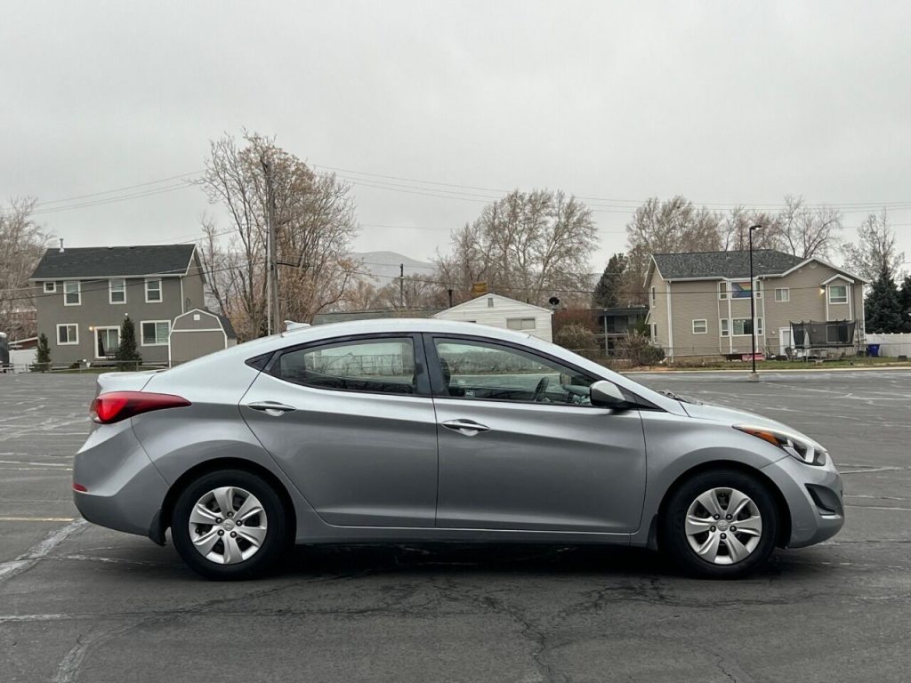 2016-hyundai-elantra-se-4dr-sedan-6a-us-