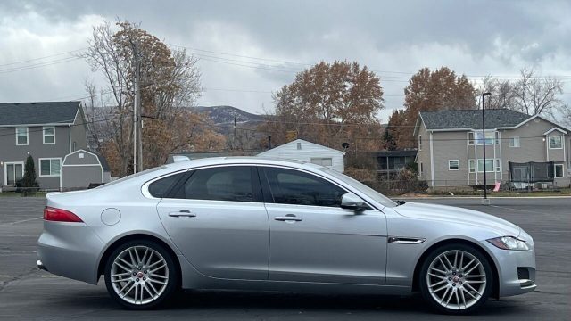 2016-jaguar-xf-35t-prestige-4dr-sedan