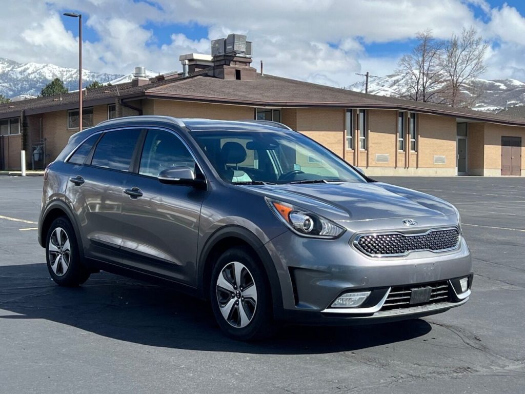 2017-kia-niro-ex-4dr-crossover