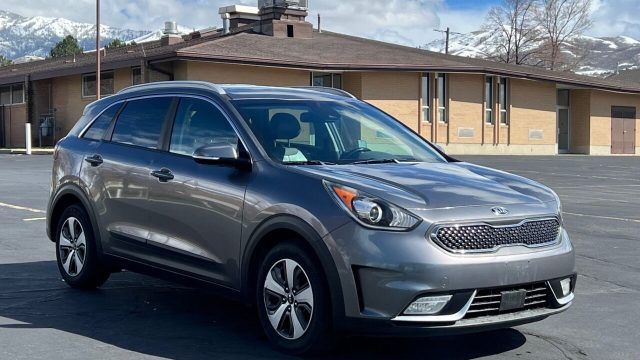 2017-kia-niro-ex-4dr-crossover