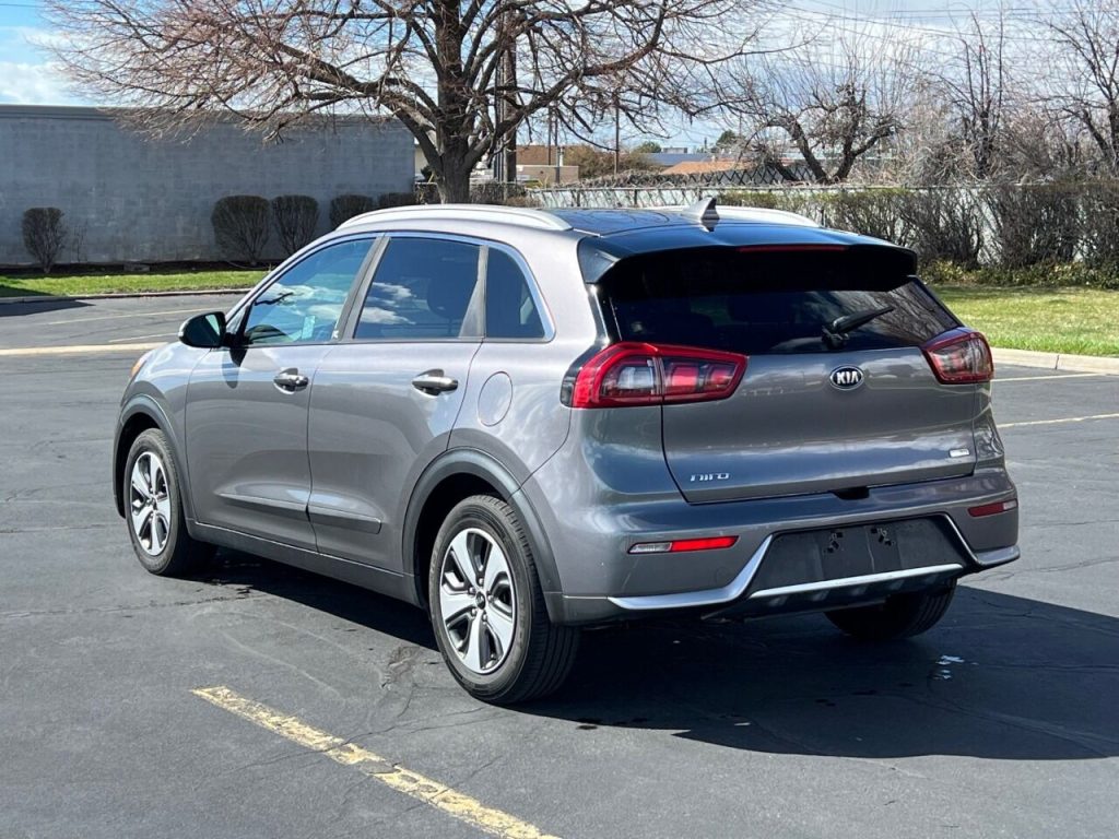 2017-kia-niro-ex-4dr-crossover