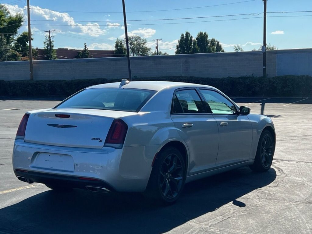 2021-chrysler-300-s-v6-4dr-sedan